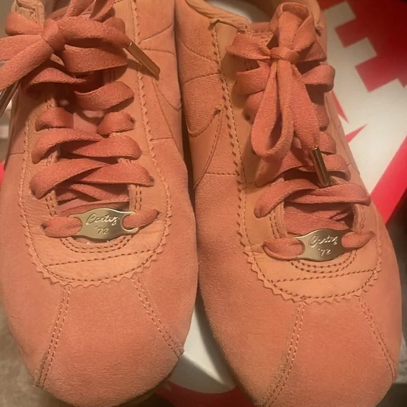 Women’s classic Cortez alc prem. Size 7 women’s. - Picture 6 of 14